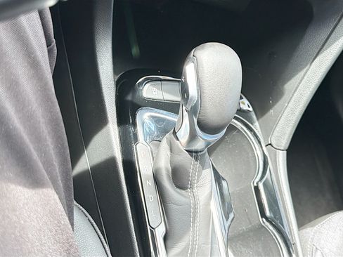 Used 2023 Buick Encore GX Select w/ Sport Touring Package FWD image 17