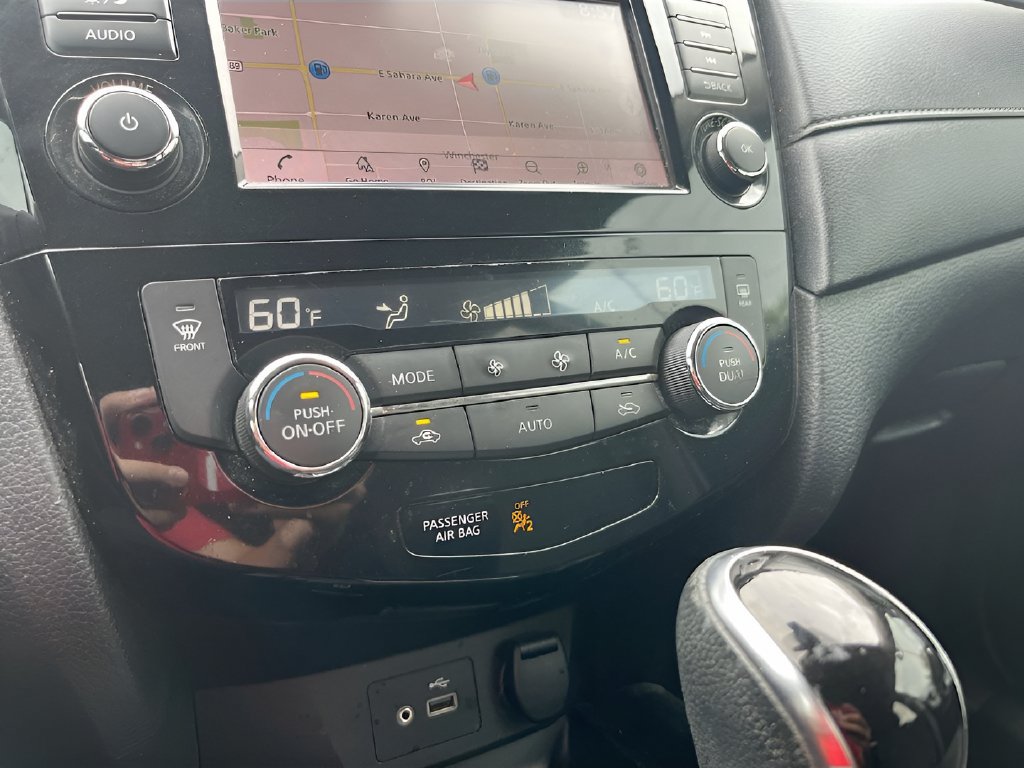 Used 2019 Nissan Rogue SV w/ Premium Package FWD image 16