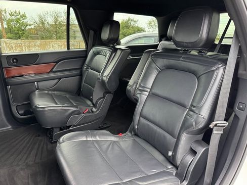 Used 2022 Lincoln Navigator Reserve w/ Monochromatic Package image 17