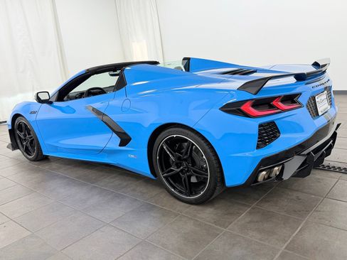 Used 2023 Chevrolet Corvette Stingray Preferred Conv w/ Z51 Performance Package RWD image 6