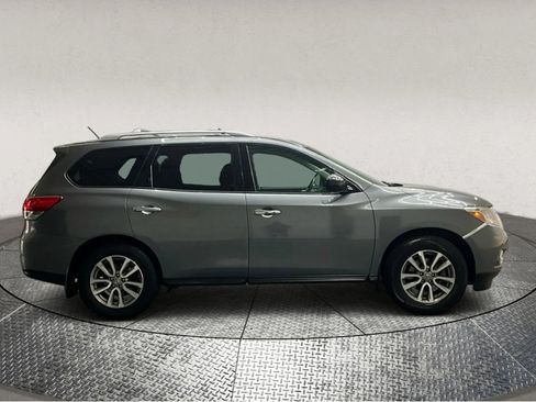 Used 2015 Nissan Pathfinder SV w/ Trailer Tow Package image 8