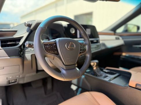 Used 2023 Lexus ES 350 w/ Premium Package FWD image 14