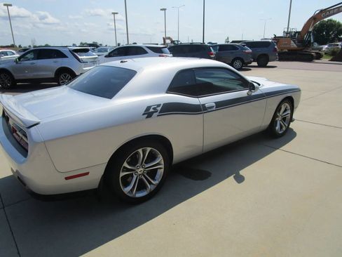 Used 2022 Dodge Challenger R/T RWD image 8