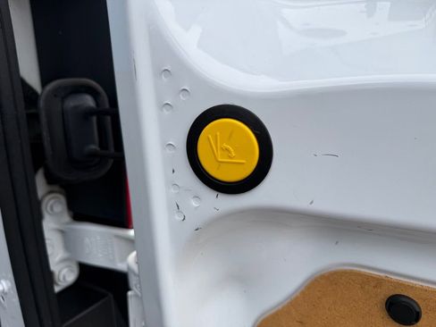 Used 2020 Ford Transit Connect XL image 30