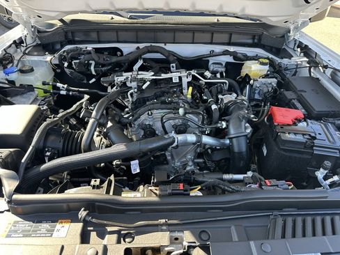 New 2025 Ford Bronco 4-Door image 33