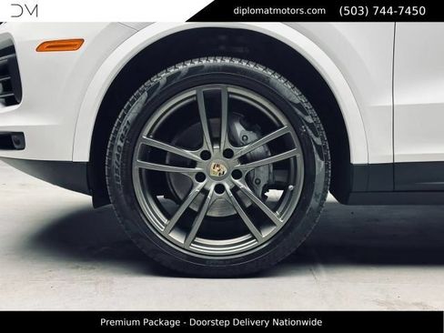 Used 2020 Porsche Cayenne AWD/4WD image 40