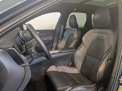 Used 2022 Volvo XC60 B6 R-Design w/ Advanced Package image 13