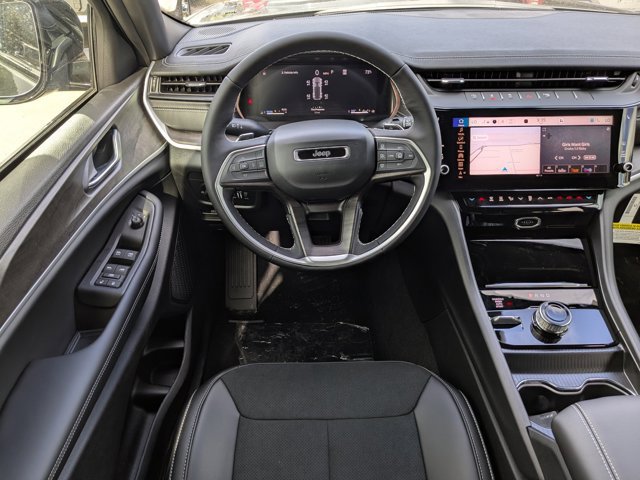 New 2026 Jeep Grand Cherokee Altitude AWD/4WD image 17