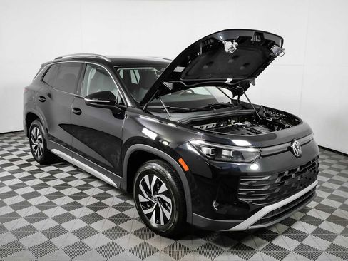 Certified 2025 Volkswagen Tiguan S AWD/4WD image 36