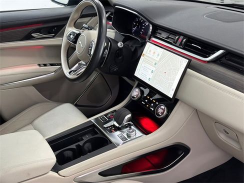 Used 2022 Jaguar F-PACE S image 10