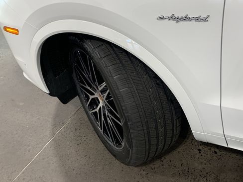 New 2026 Porsche Cayenne E-Hybrid Coupe image 32
