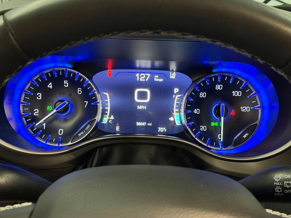 Used 2023 Chrysler Pacifica Touring-L FWD image 41