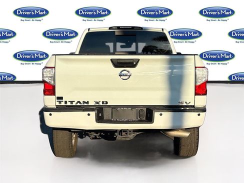 Used 2017 Nissan Titan SV image 7