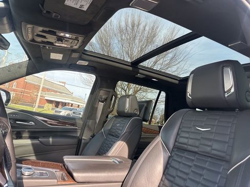 Certified 2023 Cadillac Escalade Premium Luxury Platinum image 15