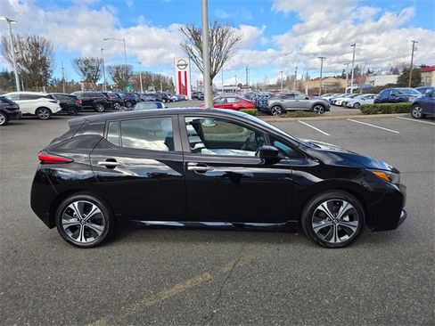Used 2022 Nissan Leaf SV image 6