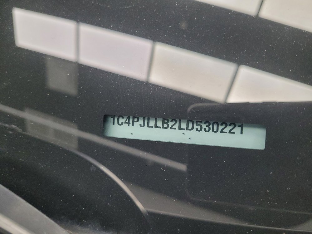 Used 2020 Jeep Cherokee Latitude Plus FWD image 33