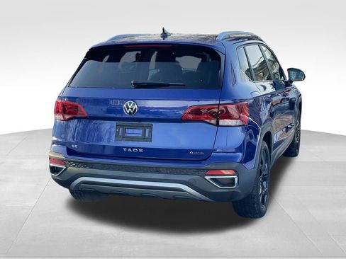 Certified 2022 Volkswagen Taos SE image 4
