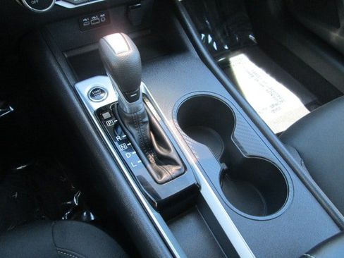 Used 2025 Nissan Altima 2.5 SV FWD image 14