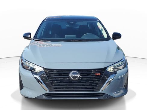 Used 2025 Nissan Sentra SR FWD image 2