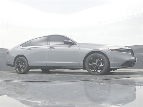 Certified 2025 Honda Accord SE image 25