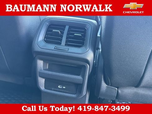 Used 2024 Volkswagen Taos SE w/ Panoramic Sunroof Package AWD/4WD image 30