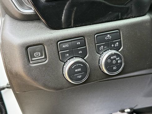 Used 2023 GMC Sierra 1500 Elevation w/ X31 Off-Road Package AWD/4WD image 19