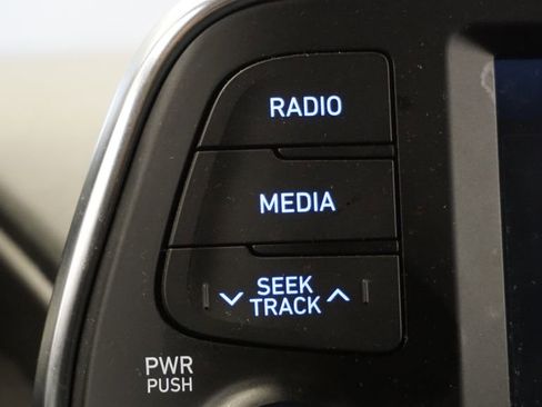 Used 2019 Hyundai Santa Fe SE image 49