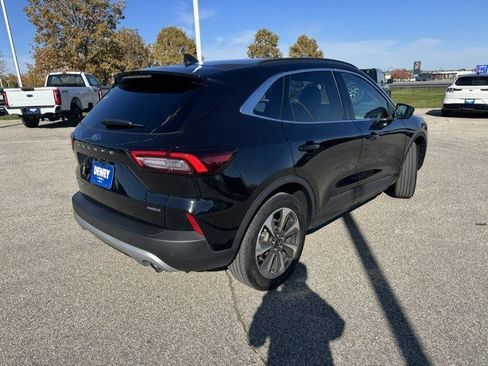 Certified 2025 Ford Escape Platinum w/ Premium Technology Package image 8