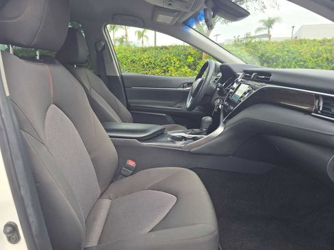Certified 2018 Toyota Camry LE image 11