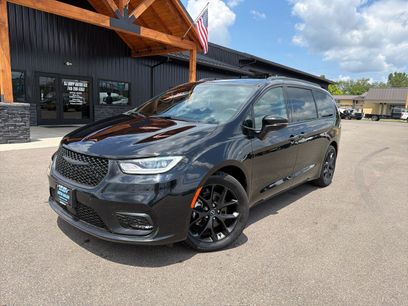 Used 2025 Chrysler Pacifica Limited