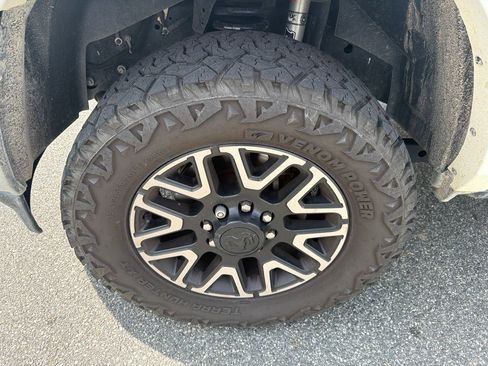 Used 2024 RAM 2500 Limited AWD/4WD image 10