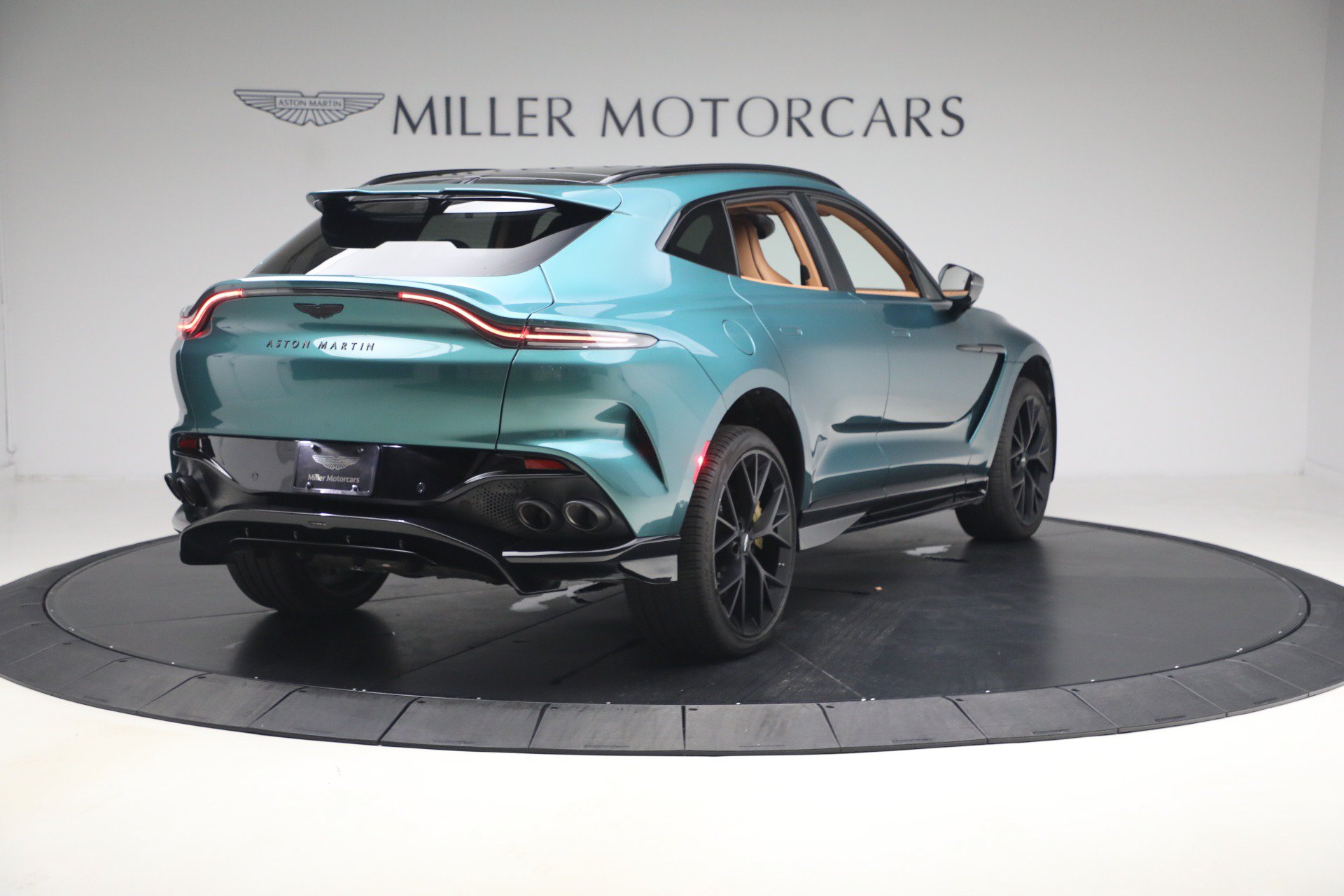 Used 2025 Aston Martin DBX 707 AWD/4WD image 7