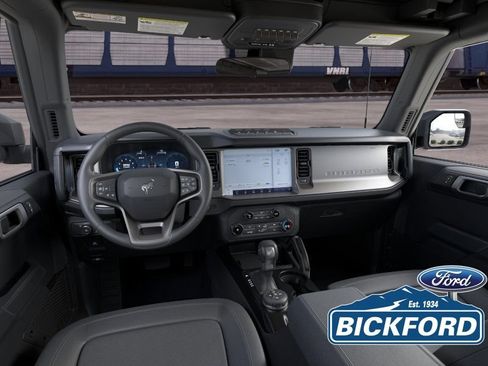 New 2026 Ford Bronco Badlands w/ Black Appearance Package AWD/4WD image 9