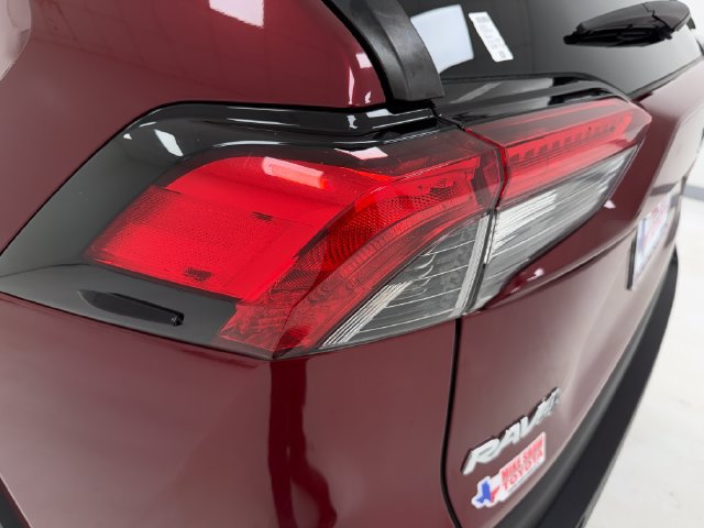 Used 2022 Toyota RAV4 XLE w/ Convenience Package FWD image 36