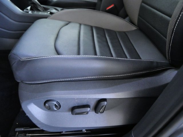 Used 2023 Volkswagen Taos SEL AWD/4WD image 15