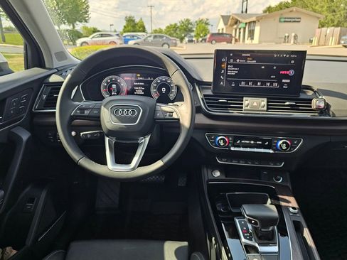 Certified 2022 Audi Q5 2.0T Prestige AWD/4WD image 2