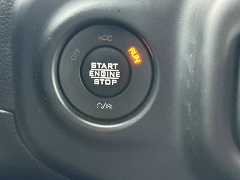 Used 2022 Jeep Gladiator Willys image 33