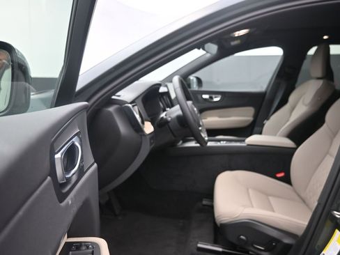 New 2026 Volvo XC60 B5 Core image 11
