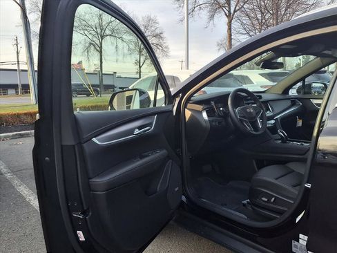 Used 2025 Cadillac XT5 Luxury image 9
