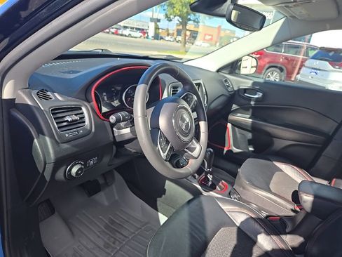 Used 2021 Jeep Compass Trailhawk image 11