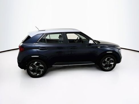 Used 2023 Hyundai Venue Limited image 4