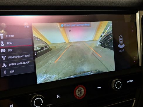 Used 2025 Porsche Macan image 34