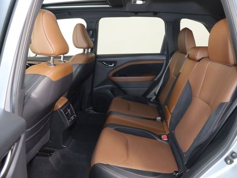 Used 2025 Subaru Forester Touring image 41