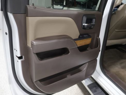Used 2018 Chevrolet Silverado 1500 LTZ w/ LTZ Plus Package AWD/4WD image 19