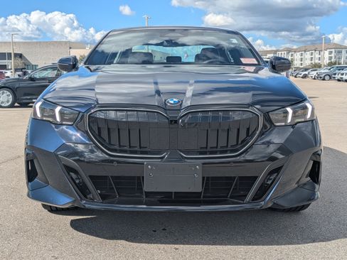 Used 2026 BMW 530i w/ M Sport Package image 3