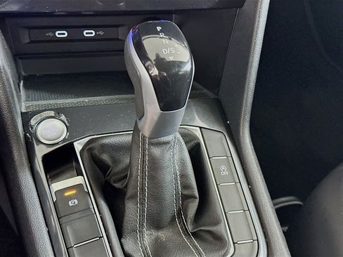 Used 2023 Volkswagen Tiguan SE image 24