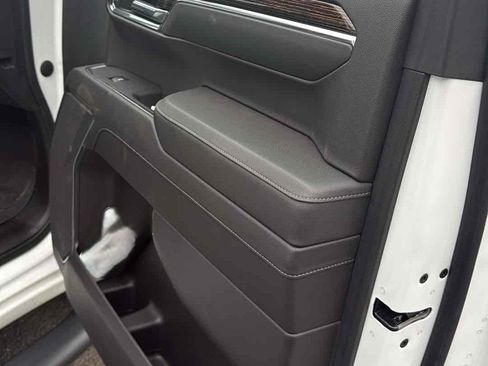 Used 2022 GMC Sierra 1500 Elevation AWD/4WD image 18