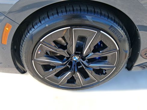 New 2026 BMW 750e xDrive w/ Executive Package image 11