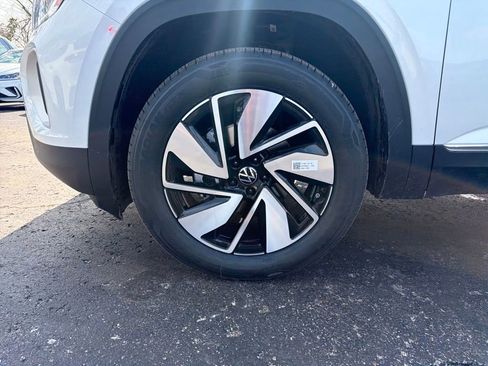 New 2026 Volkswagen Atlas SEL image 30