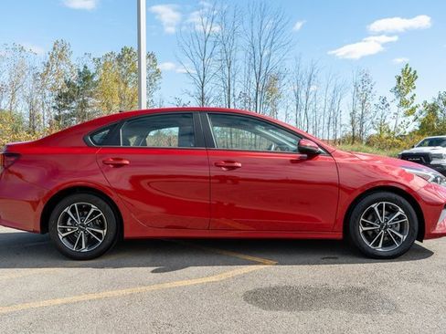 Used 2023 Kia Forte LXS w/ LXS Technology Package image 5
